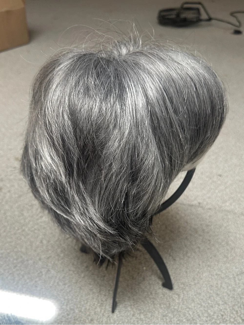 Liz Wig Short Wavy Mum Cosplay Wig (Dark Grey w/Medium Silver)